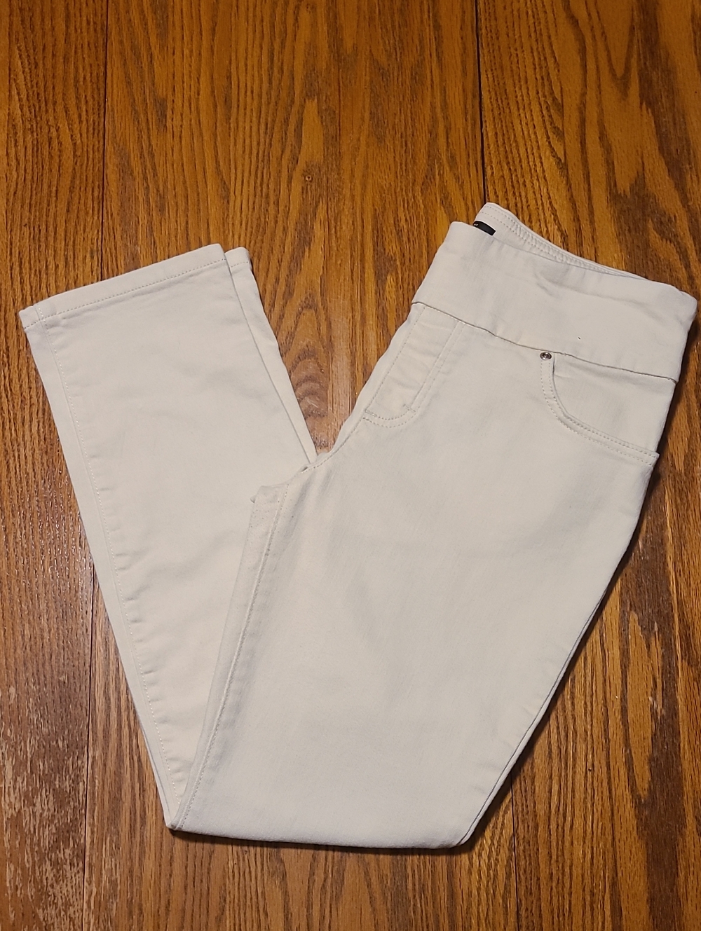 Lee Sculpting Slim Leg Mid Rise Pants in Cream - 8 Short